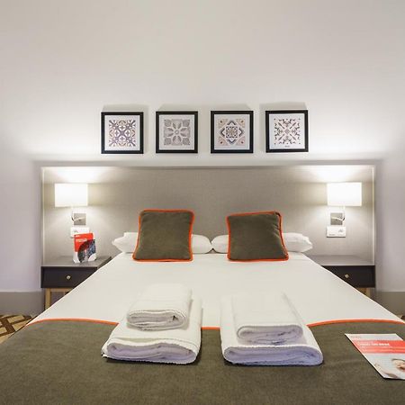โอโย โอสตัล ซานเชซ Hotel กรานาดา ภายนอก รูปภาพ