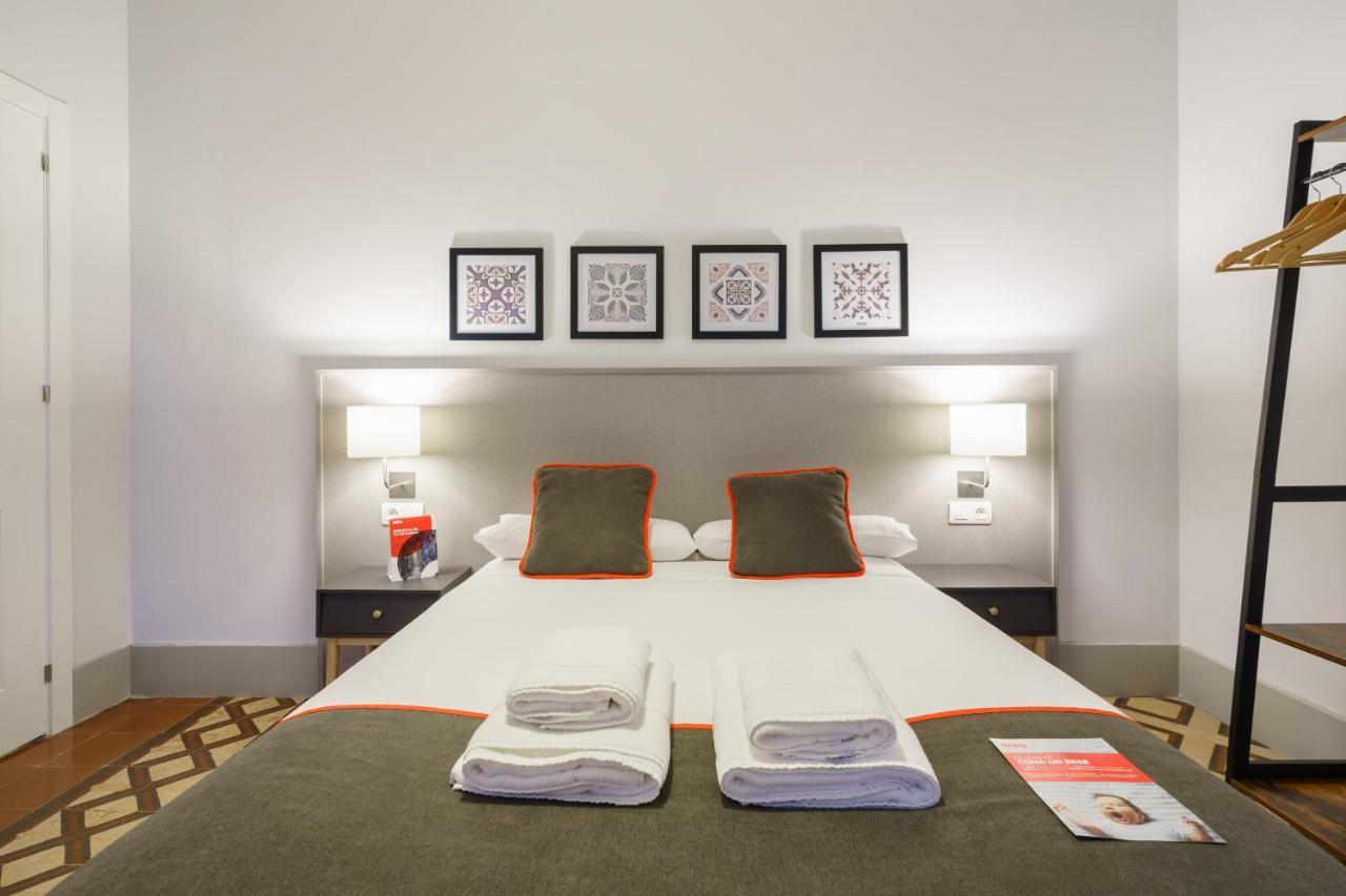 โอโย โอสตัล ซานเชซ Hotel กรานาดา ภายนอก รูปภาพ
