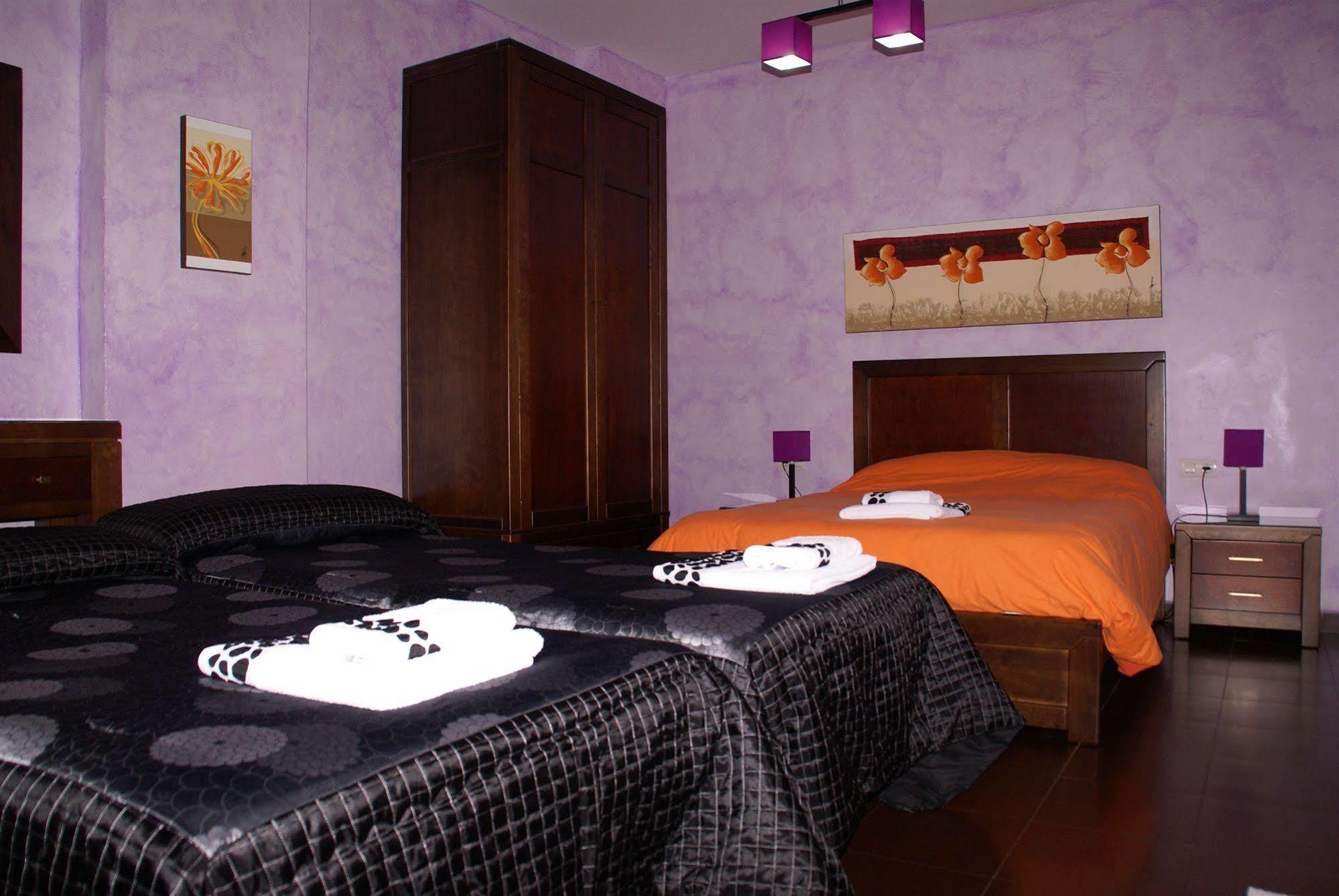 โอโย โอสตัล ซานเชซ Hotel กรานาดา ภายนอก รูปภาพ