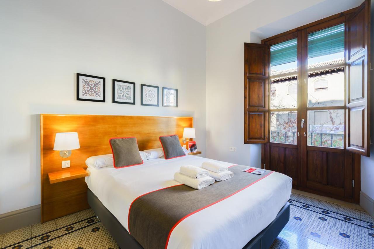 โอโย โอสตัล ซานเชซ Hotel กรานาดา ภายนอก รูปภาพ
