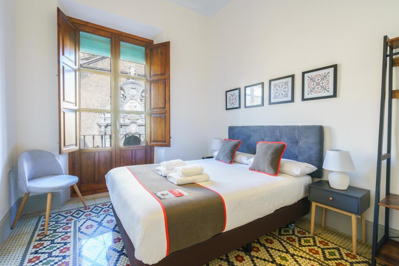โอโย โอสตัล ซานเชซ Hotel กรานาดา ภายนอก รูปภาพ