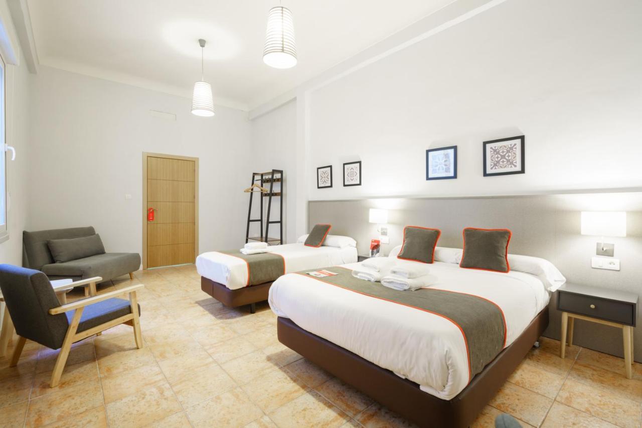 โอโย โอสตัล ซานเชซ Hotel กรานาดา ภายนอก รูปภาพ
